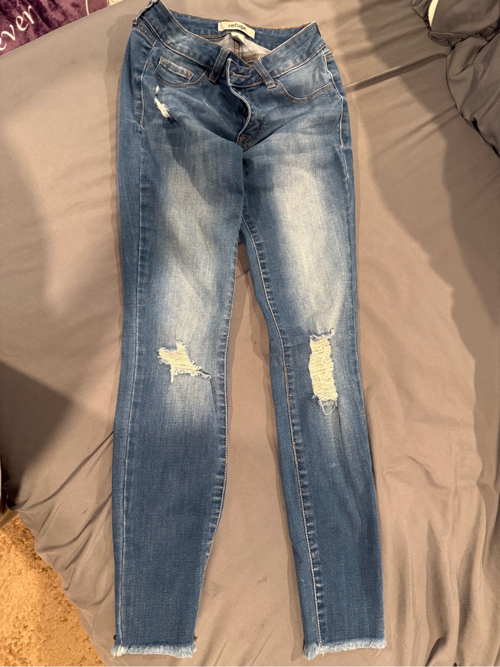 refuge Distressed Skinny Jeans in Medium Blue Wash